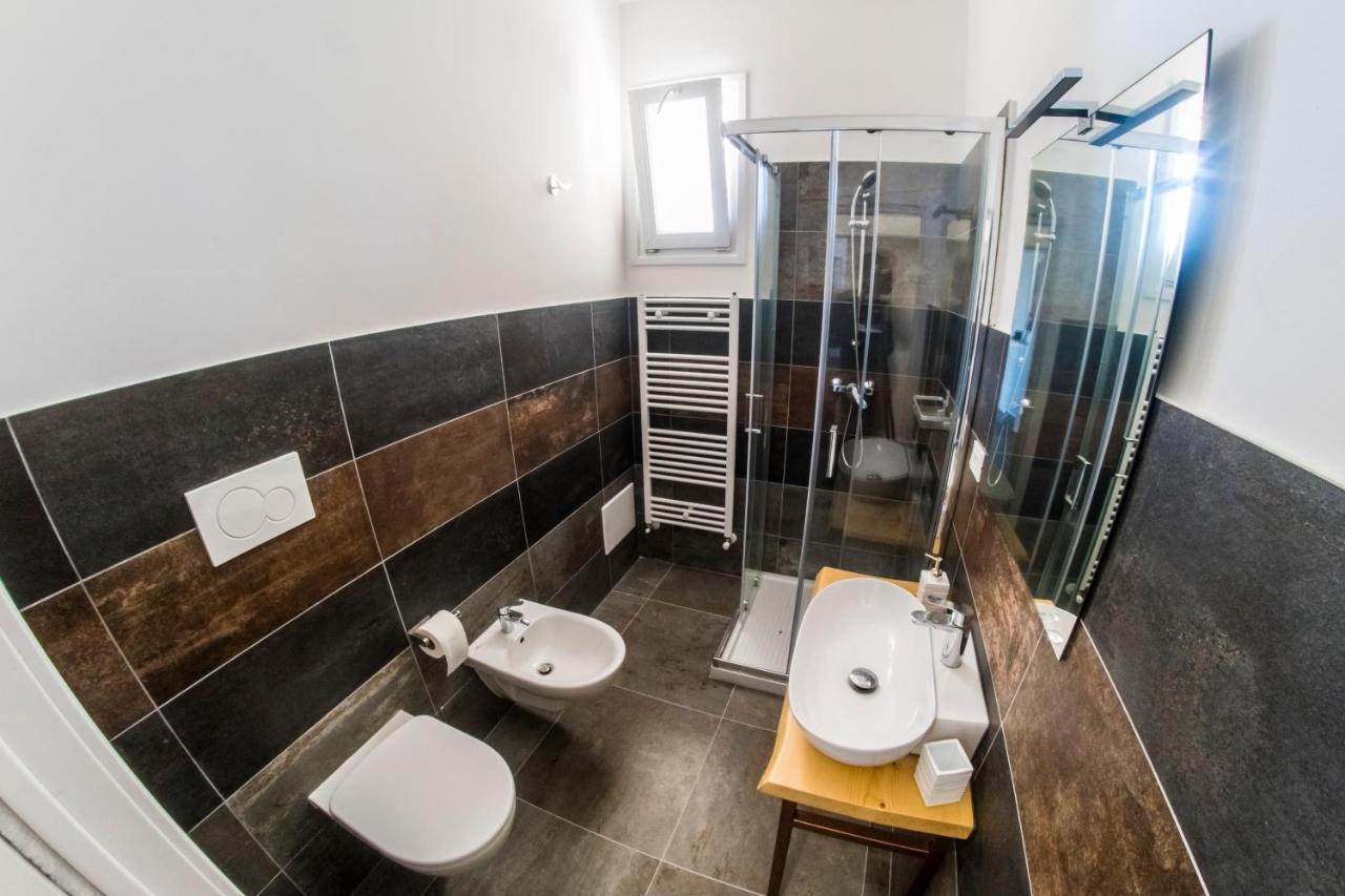 ليتشي 4 Balconi Rooms-Elements B&B المظهر الخارجي الصورة