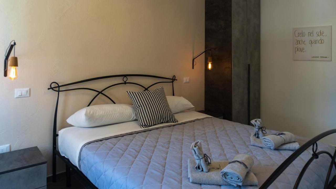 ليتشي 4 Balconi Rooms-Elements B&B المظهر الخارجي الصورة