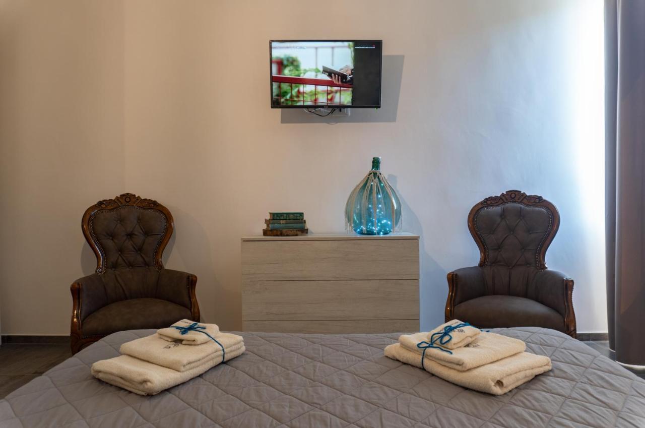 ليتشي 4 Balconi Rooms-Elements B&B المظهر الخارجي الصورة