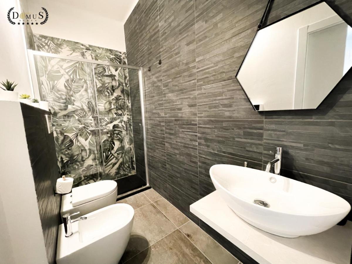 ليتشي 4 Balconi Rooms-Elements B&B المظهر الخارجي الصورة